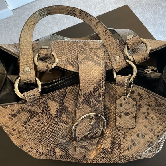 COACH SoHo Beige/Gray Python Embossed Leather Carryall Tote Style no. E1269-F196 - Picture 3 of 8